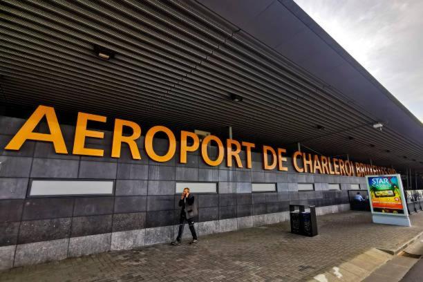 Station 64 A2 Bruxelles-Charleroi-Airport 아파트 외부 사진